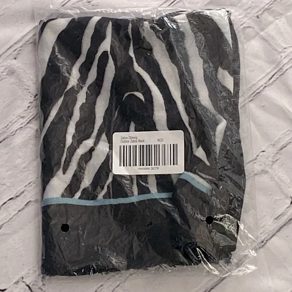 WHBM Zebra-Print Oblong Scarf In Black & White - NWT - Picture 4 of 5